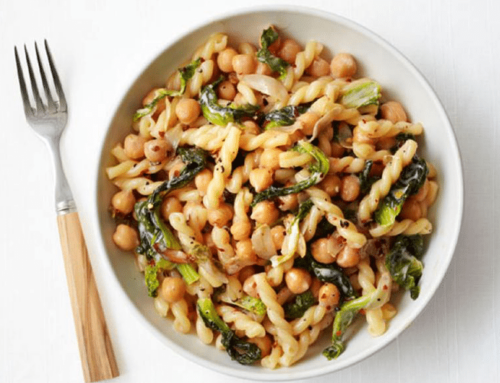Pasta With Escarole and Chickpeas